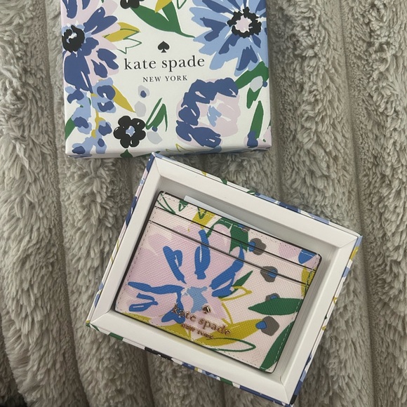 kate spade Accessories - Kate Spade Floral Cardholder – New With Box 🌸